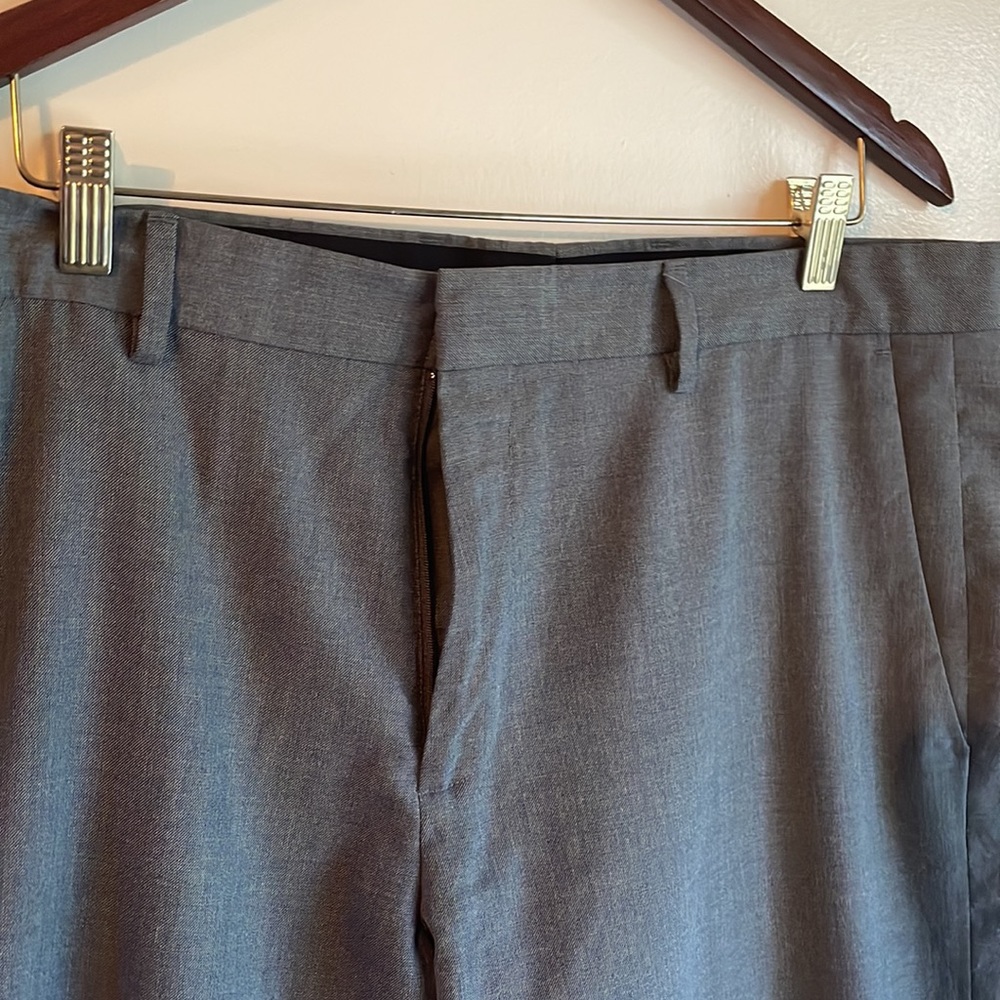 Great dress pants - Picture 2 of 5